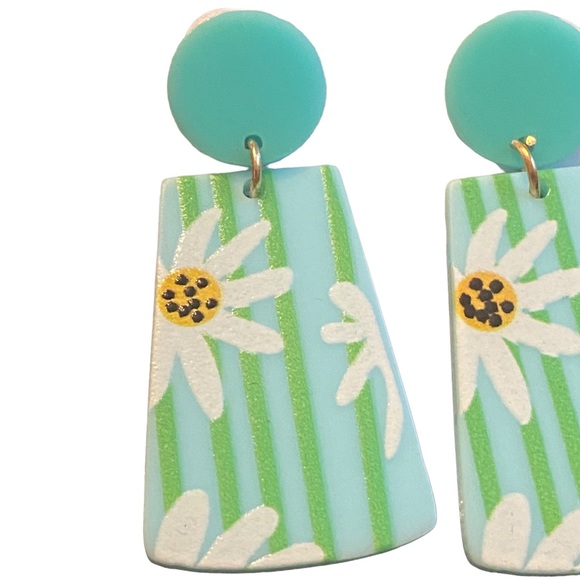 Acrylic Mint Green Daisy Print Earrings - Picture 2 of 4